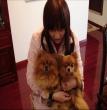 阿婆抱着美美丽丽